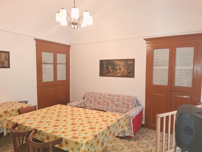 Image No.10-2 Bed Semi-Detached for sale