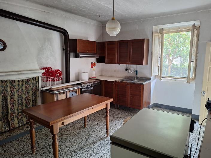 Image No.18-5 Bed Townhouse for sale