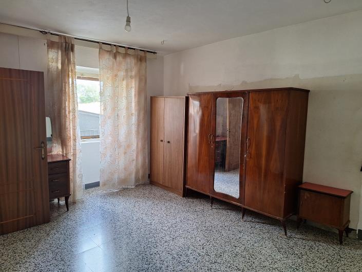 Image No.22-5 Bed Townhouse for sale