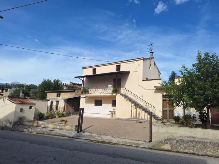 Image No.3-Maison / Villa de 2 chambres à vendre à Casoli