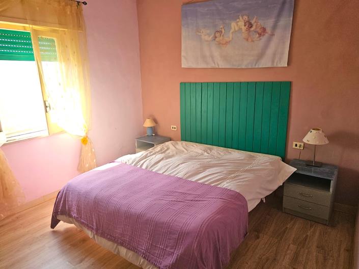 Image No.19-3 Bed Semi-Detached for sale