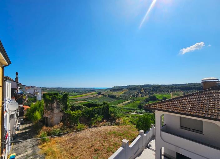 Image No.26-3 Bed Semi-Detached for sale