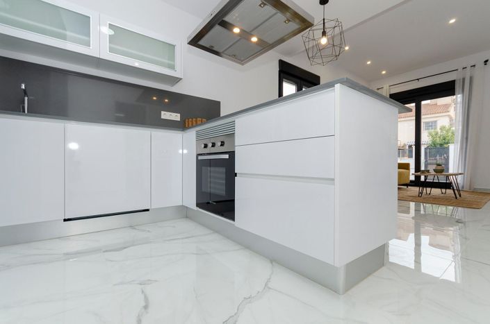 Image No.10-3 Bed Villa for sale