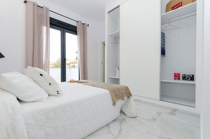 Image No.22-3 Bed Villa for sale