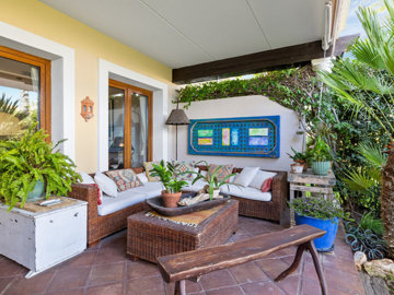 8-e64a9055bba3e77ac8aca3b893cdf826