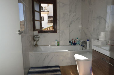 8-e64a9055bba3e77ac8aca3b893cdf826