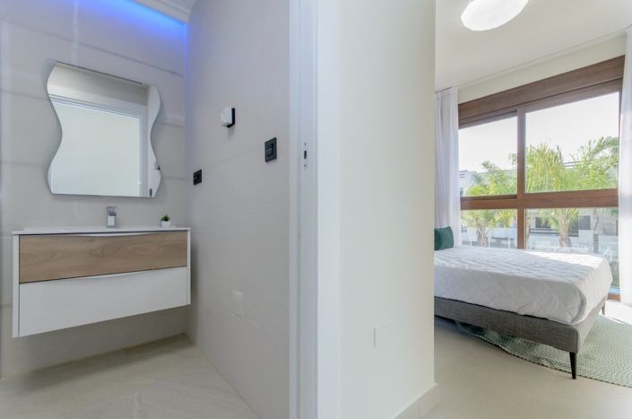 Image No.25-3 Bed Bungalow for sale