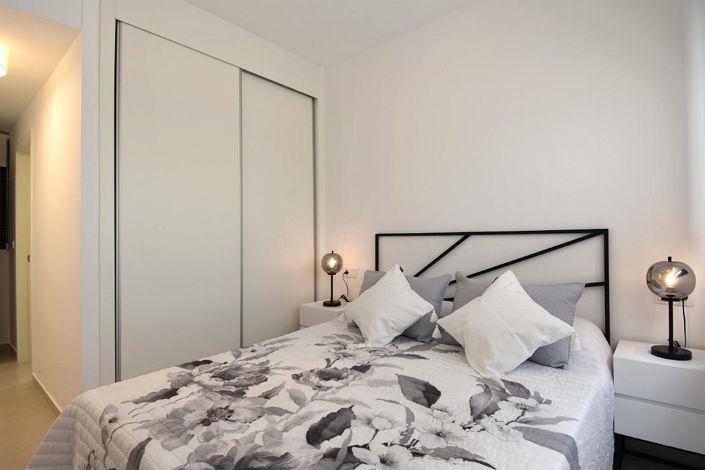 Image No.23-2 Bed Apartment for sale