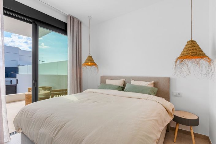 Image No.47-3 Bed Townhouse for sale