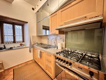 A179-11-kitchen