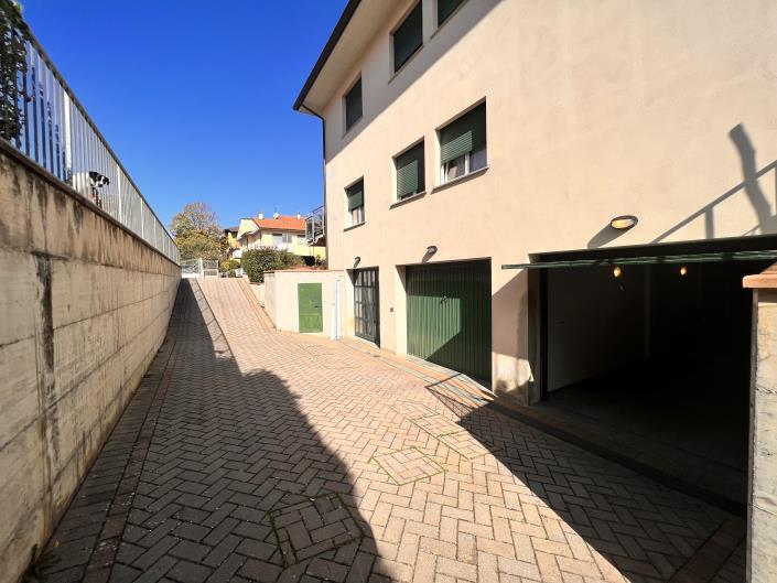 Image No.16-3 Bed Flat for sale