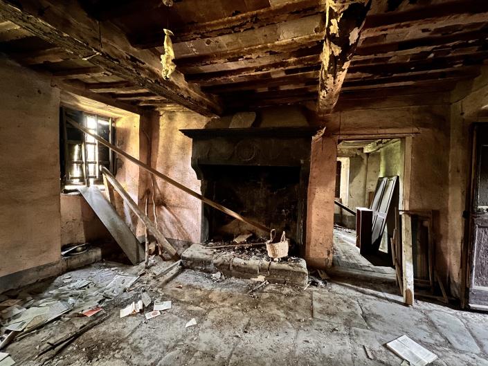 Image No.14-4 Bed Farmhouse for sale