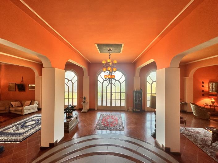 Image No.6-4 Bed Villa / Detached for sale