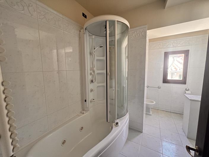 Image No.13-2 Bed Flat for sale