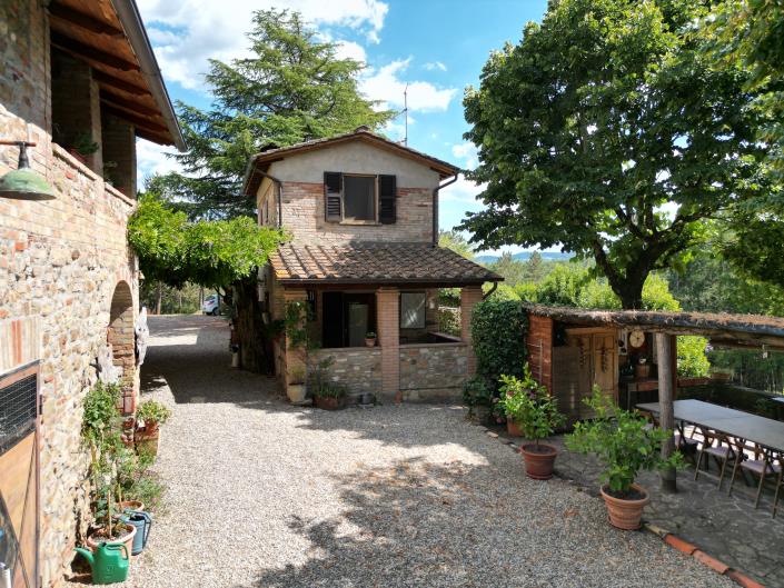 Image No.16-7 Bed Farmhouse for sale