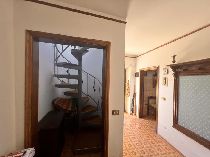 Image No.7-2 Bed Semi-Detached for sale