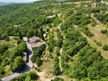 Appartamenti-La-Sceggia-2-drone-view