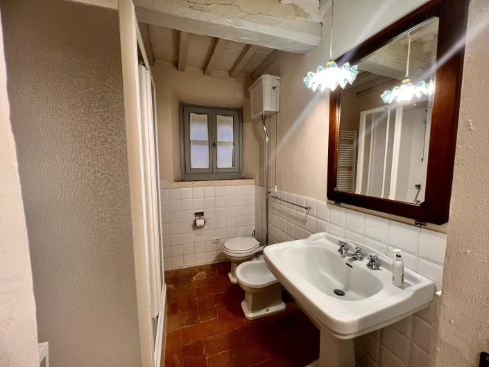 Image No.16-2 Bed Flat for sale