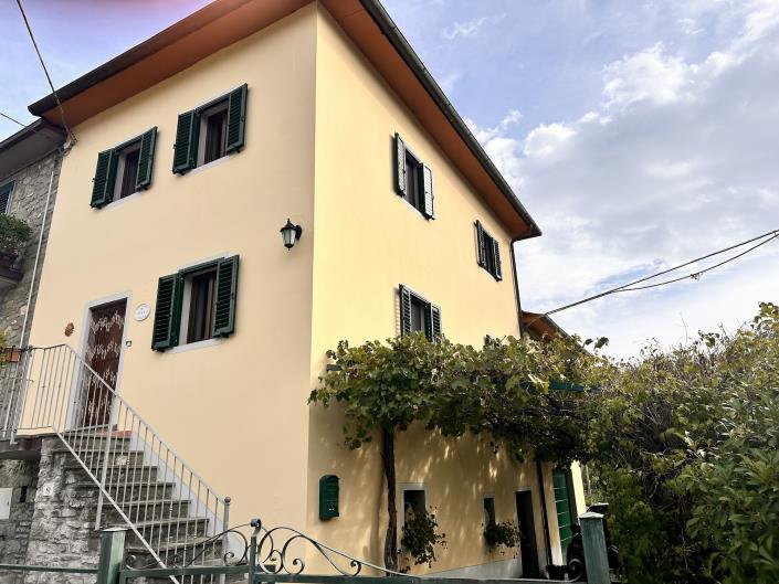 Image No.25-2 Bed Semi-Detached for sale