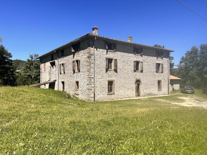 Image No.6-4 Bed Country Property for sale