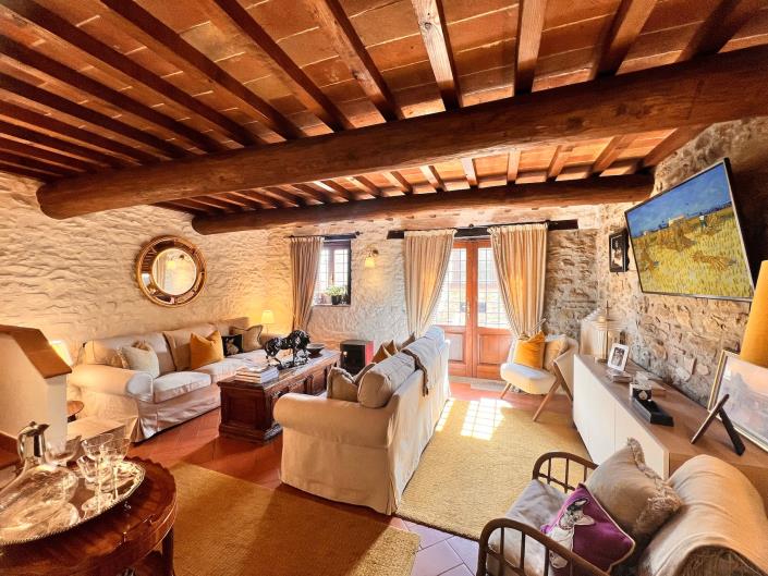 Image No.12-Propriété de pays de 9 chambres à vendre à Anghiari