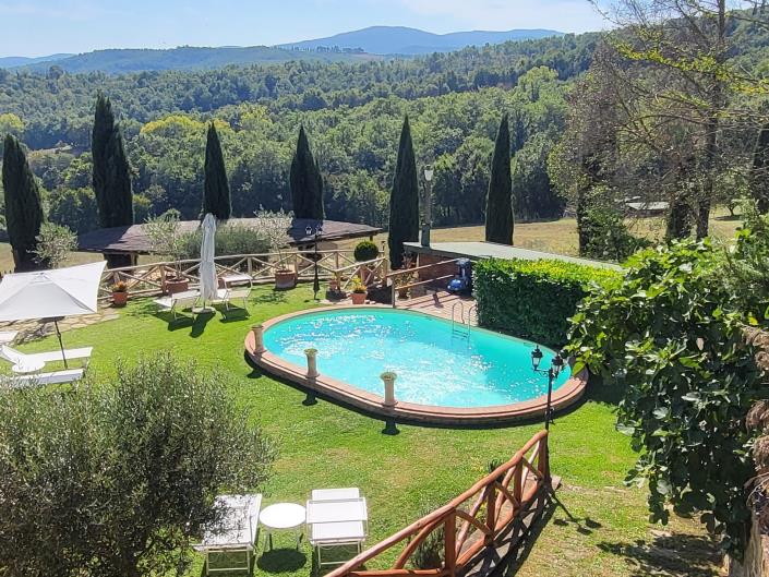 Image No.2-Propriété de pays de 9 chambres à vendre à Anghiari