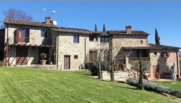 Image No.4-Propriété de pays de 9 chambres à vendre à Anghiari