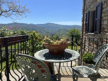 SE345-1-Entrance-to-house