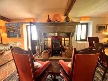 SE345-4--living-room