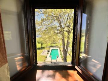 SE345-14-Bedroom2-view