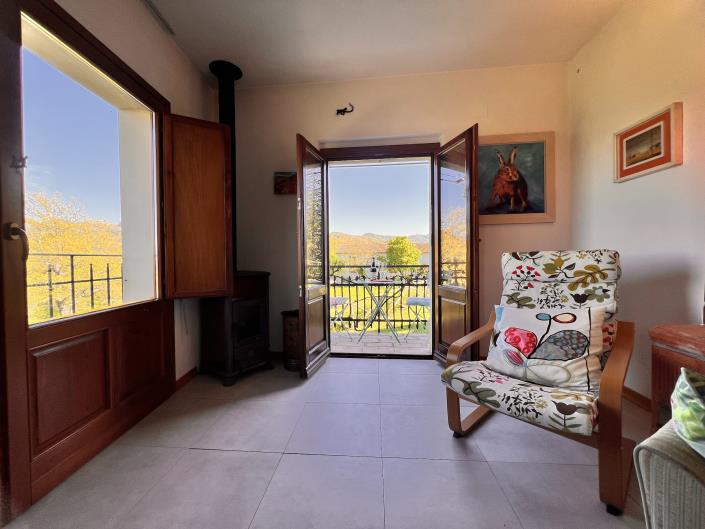 Image No.10-1 Bed Semi-Detached for sale