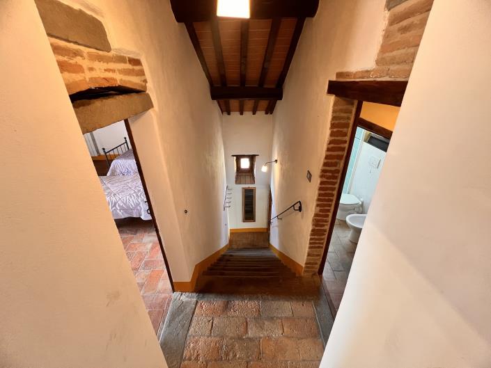 Image No.16-2 Bed Semi-Detached for sale