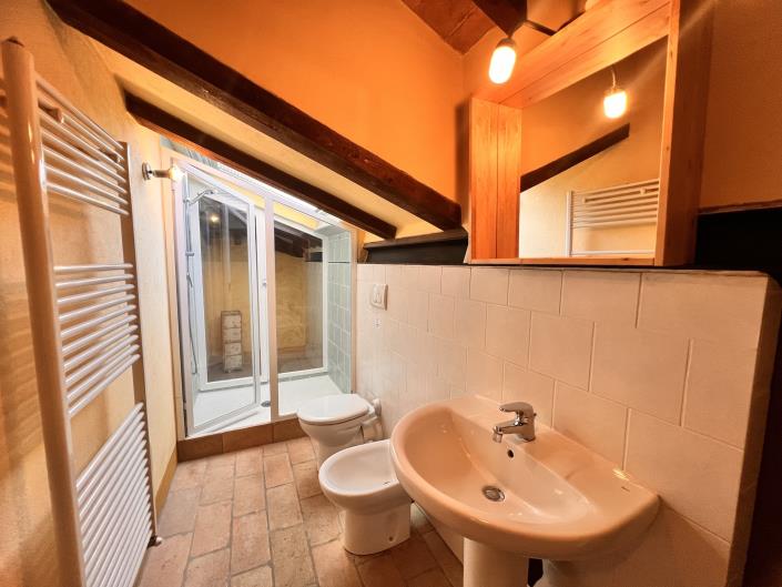 Image No.17-2 Bed Semi-Detached for sale