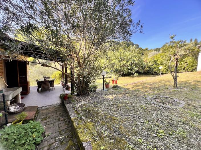 Image No.32-2 Bed Semi-Detached for sale