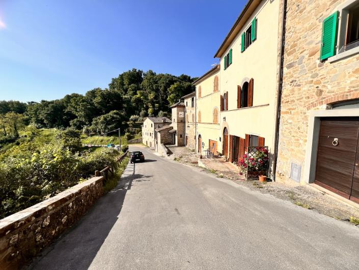 Image No.36-2 Bed Semi-Detached for sale