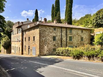 Appartamenti-La-Sceggia-3-street-view