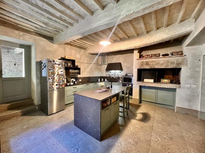 Image No.18-2 Bed Apartment for sale