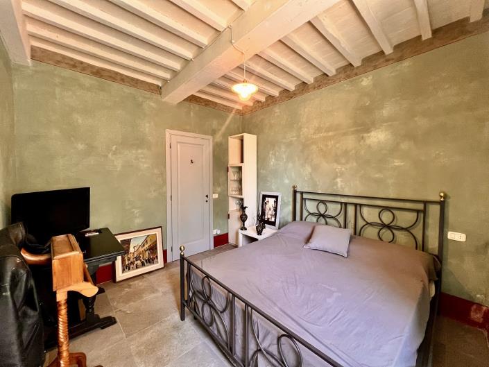 Image No.20-2 Bed Apartment for sale