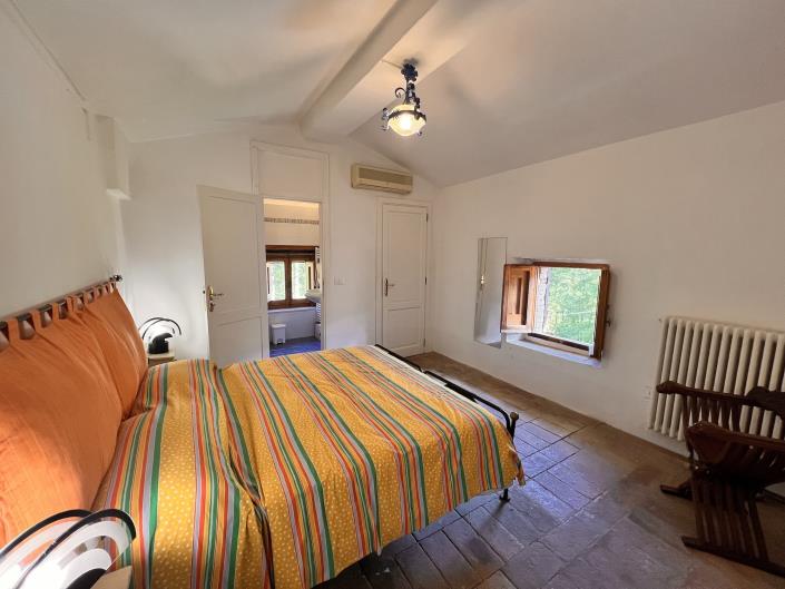 Image No.12-2 Bed House for sale