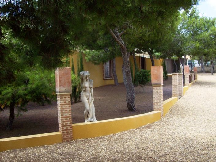 Image No.11-4 Bed Country Property for sale