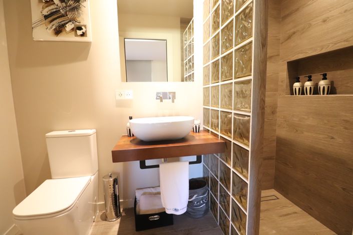 Image No.17-5 Bed Country Property for sale