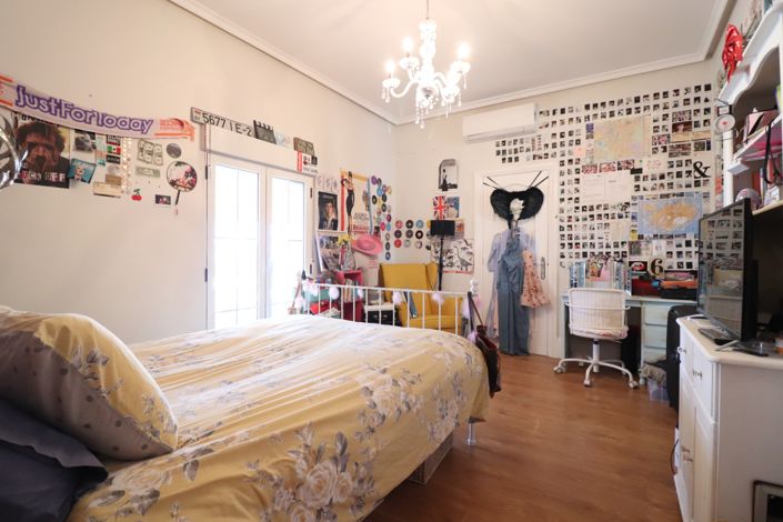 Image No.21-6 Bed Country Property for sale