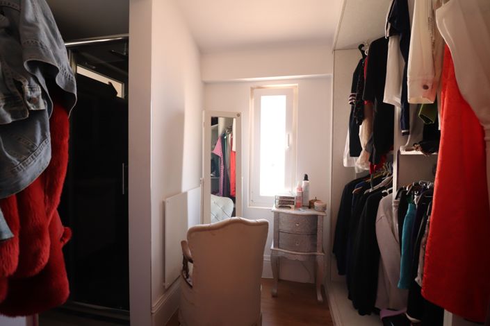 Image No.23-6 Bed Country Property for sale