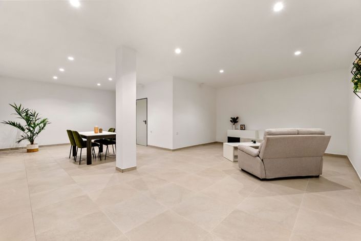 Image No.18-3 Bed Villa for sale