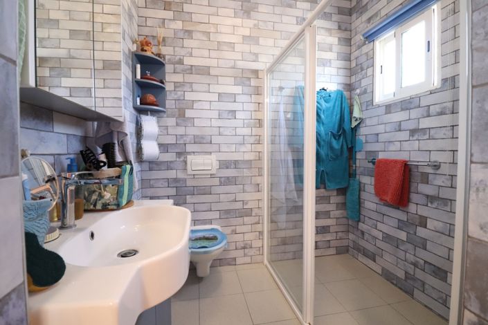 Image No.11-3 Bed Country Property for sale