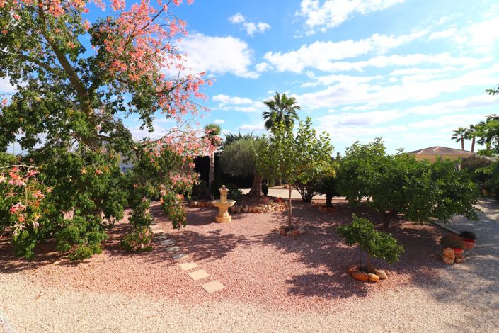 Image No.34-3 Bed Country Property for sale