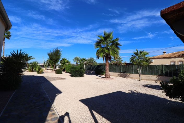 Image No.20-3 Bed Country Property for sale