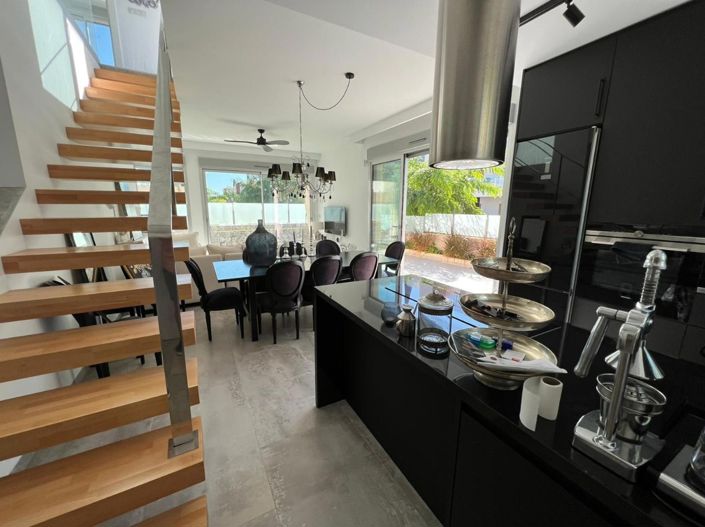 Image No.11-3 Bed Villa for sale