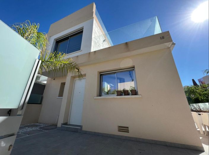 Image No.2-3 Bed Villa for sale