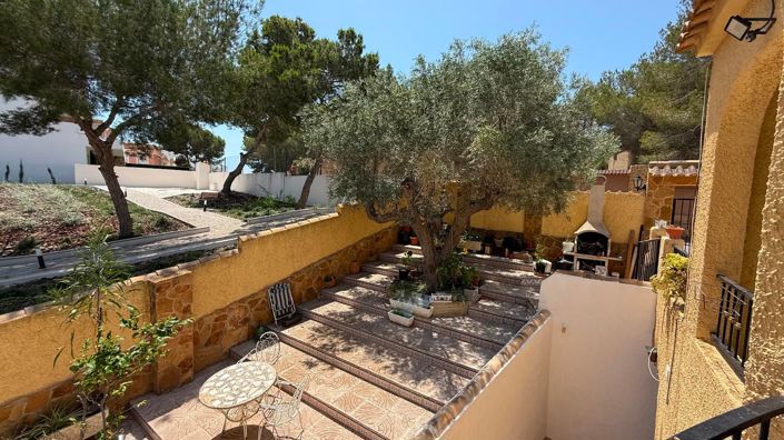 Image No.2-Villa de 6 chambres à vendre à Orihuela Costa